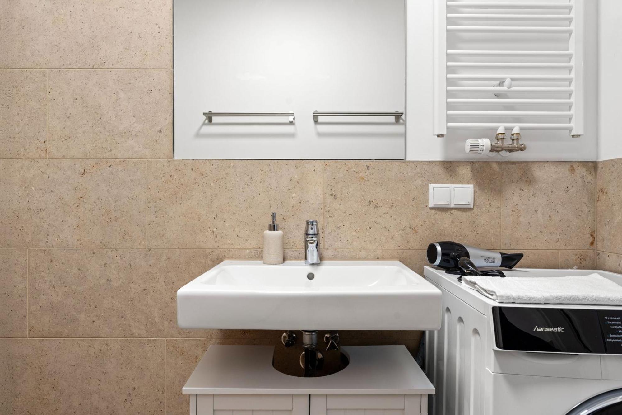 Apartamento Mint Ueber Der Stadt Parken Kueche Wifi *